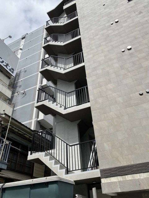 東京都　品川区南大井　新築マンション工事に伴う階段手すりサムネイル